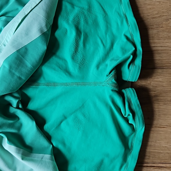 Lululemon skirt - Picture 8 of 9